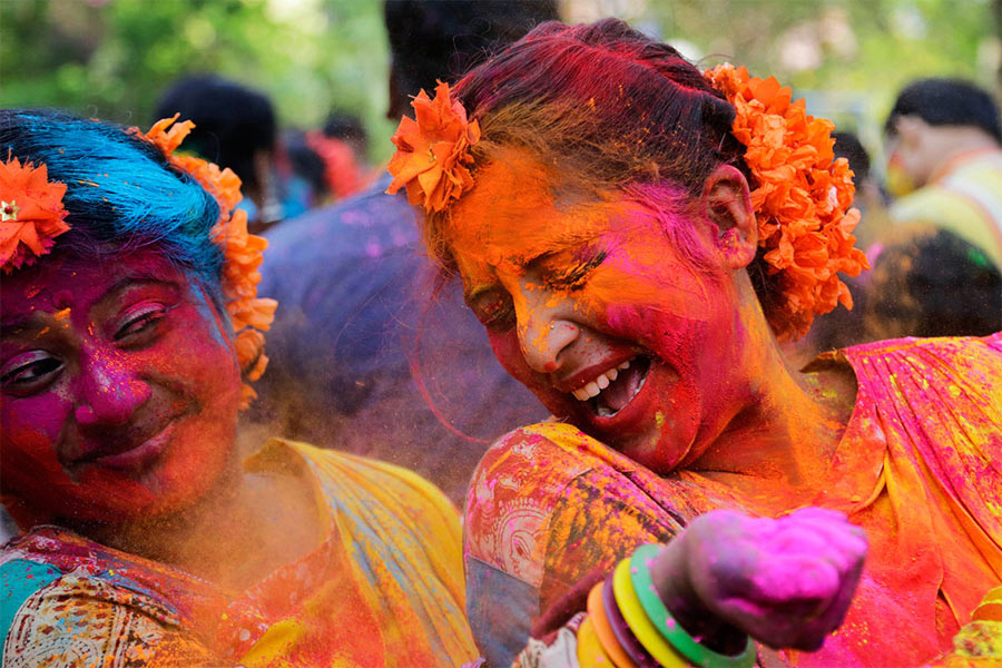 Holi the festival of colours   Celebrate it with Sweets and Gifts to India