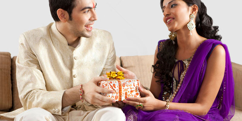 8 Best Rakhi Return Gift Ideas for Sisters Under INR1000