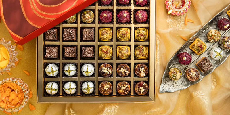 Add Extra Sweetness to Dussehra Festivity with Sweet Hampers