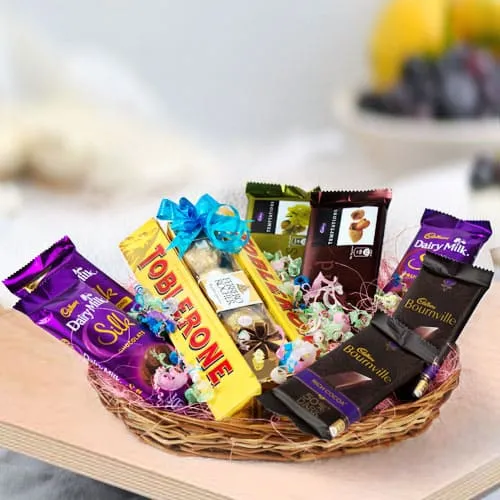 Anniversary Return Gifts - 9 Chocolate Box - Assorted Chocolates (Samp –  CHOCOCRAFT