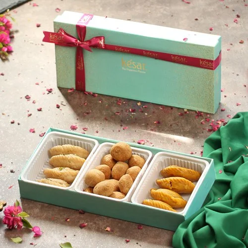 Buy Premium Gift Hamper Online In India | The Gourmet Box