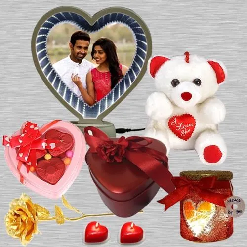 Charismatic Valentine Day Gift Hamper