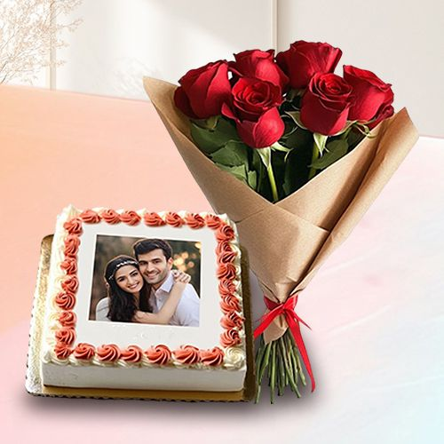 Joyful Hug Day Gift of Vanilla Photo Cake with Red Rose Posy