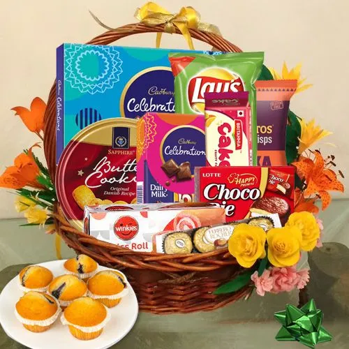 Regal Grandeur Gift Hamper with Fruit Muffin for Xmas