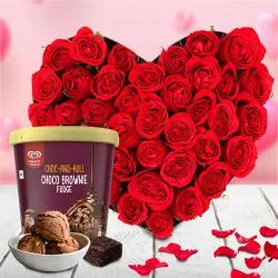 Hearty Red Roses Bouquet with Kwality Walls Choco Brownie Fudge Ice Cream
