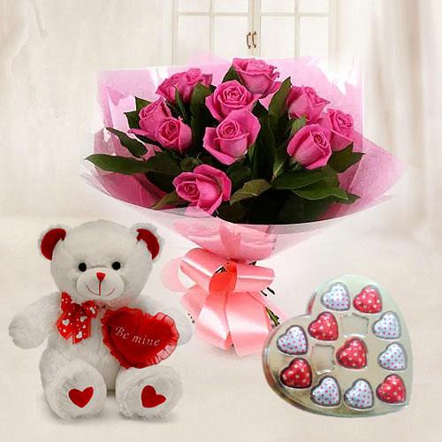 roses in the shape of a bear