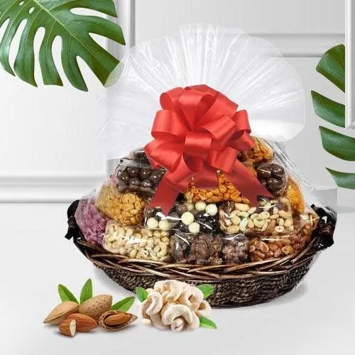 Fantastic Mixed Dry Fruits Basket for Mom