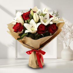 Alluring Bouquet of Charming Flowers Alluring Bouquet of Charming Flowers