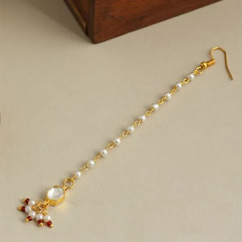 Serene Minimalist Maang Tikka