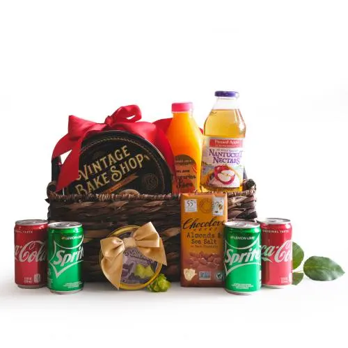 Superbly Refreshing Picnic Basket