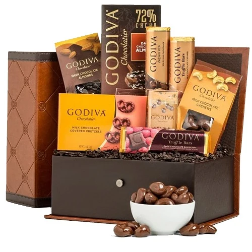 Tasteful Assorted Chocolates Hamper
